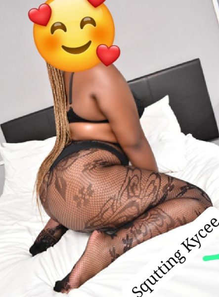 Squatting Kycee — 1